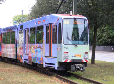 Beklebung Bus und Bahn